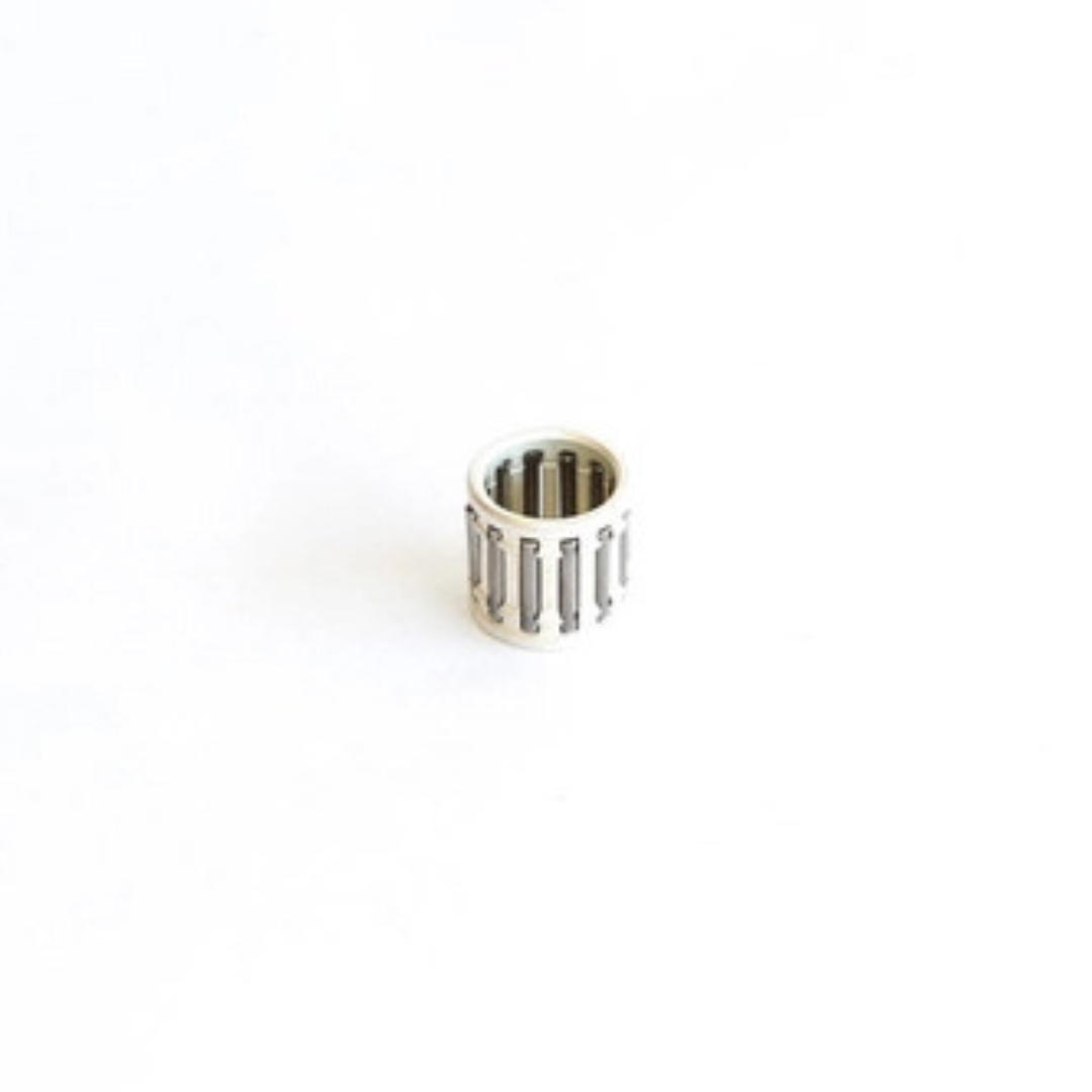 E-10441-Crankcase-and-Crankshaft-small-end-roller-cage-black